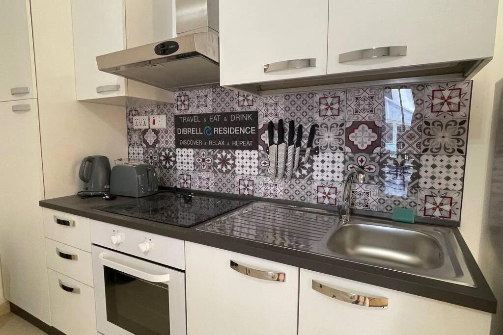2 Bed Apt In Heart Of St Julians - 5Min From Seafront Saint Julian's Exterior photo