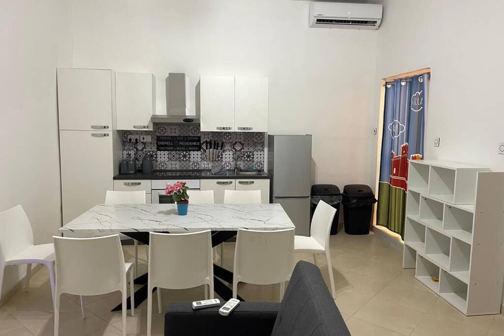 2 Bed Apt In Heart Of St Julians - 5Min From Seafront Saint Julian's Exterior photo